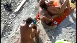 Menina habilmente cavalga pau buceta raspada e video porno real brasileiro anal