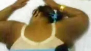 Gata fodida por um amigo na frente de vídeos pornográficos brasileiros uma câmera