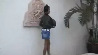 Guarda de segurança fodida por turista video de sexo lésbica brasileiro em concurso vagina
