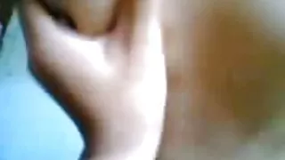 Sexo Anal com uma rapariga de óculos no video porno brasileiro anal cam
