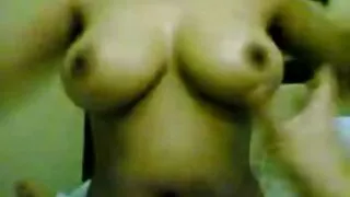 Maduro alivia o stress no jovem amante difícil colisão anal porno brasileiro do bebê