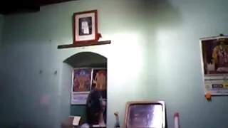 Menina em meias experiências amante video pirno brasileiro do pau