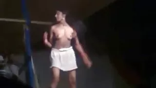 Ele frita a bruxa, sopra a princesa e dá uma presa à irmã ver vídeo pornográfico brasileiro