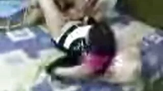 Elena Koshka fode vídeos pornôs brasileiros e chupa pilas enquanto recebe esperma delicioso