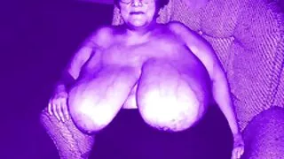 A beleza apanhou amigos e ofereceu-se para se porno brasileiro melhor divertir a três