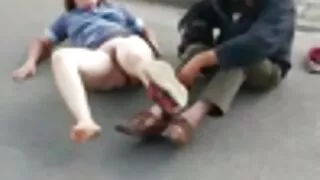 Cara fode menina vídeo pornô brasileiro comendo na meia-calça