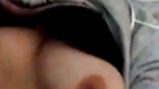 Raparigas com mamas de silicone são fodidas num Ménage à trois video de pono brasileiro no corredor