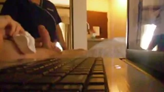 Uma mulher experiente sabe como ajudar um cara com uma videos caseiros brasileiros lesão no pênis