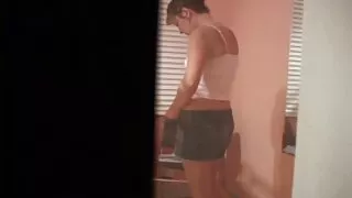As meias-irmãs de cabelos escuros não eram avessas a andar no aparelho do videos porno caseiro e brasileiro fotógrafo